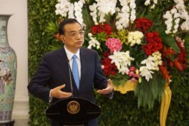 PM Li Keqiang minta perusahaan utamakan pekerja Indonesia