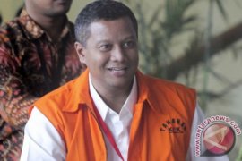 KPK perpanjang penahanan Bupati Mojokerto Mustofa