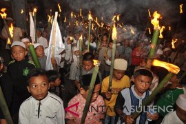 Pawai obor sambut Ramadhan Page 1 Small