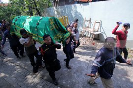 Pemakaman Jenazah Korban Ledakan Bom