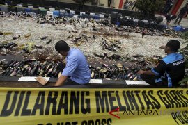 Polres Purwakarta sita ratusan liter miras jenis ciu dalam operasi cipta kondisi