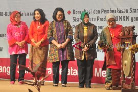 Mufida Yusuf Kalla buka sosialiasi senergi Program Kemenkop UKM Page 4 Small