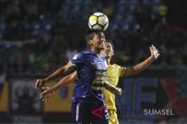 Sriwijaya FC Bantai PSIS Semarang Page 1 Small