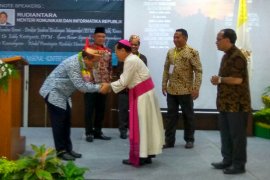 Uskup Palangka Raya sebut komunikasi sosial penting bagi kehidupan bersama