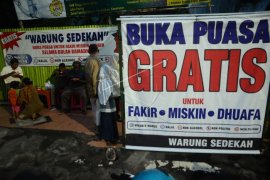 MUI sebut warung penjual makanan tak perlu tutup saat Ramadhan