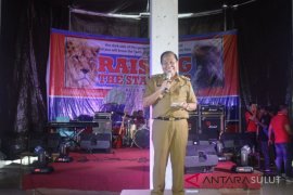 Lomban buka "Raising The Standard Kota Bitung