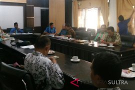 DPRD: rapat istimewah peringati HUT Sultra Page 2 Small