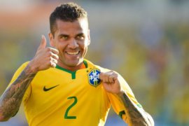 Alves gantikan Neymar sebagai kapten tim Brazil untuk Copa America