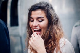 Cara ampuh menghilangkan bau mulut, wajib Anda coba!