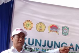 Di Lumajang, Mentan Bantu Alat Mesin Pertanian