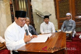 Gubernur tadarus Al Quran bersama masyarakat