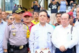 No Way of Rejecting Foreign Workers, Riau Official Says