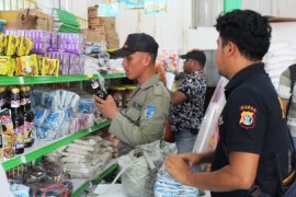 Tim gabungan razia produk Kedaluwarsa di Agats