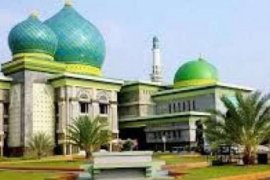 Salat Tarawih di Masjid Annur 1 Juz Semalam, Imamnya Orang Pekanbaru juga