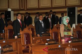 DPRD Sultra gelar sidang istimewah Page 2 Small