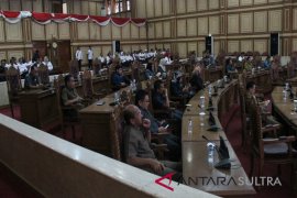 DPRD Sultra gelar sidang istimewah Page 1 Small