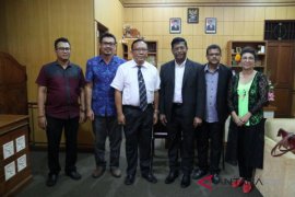 Upper Iowa university-Unhi jajaki kerja sama