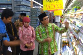 Wabup Jember Temukan Kemasan Kaleng Rusak