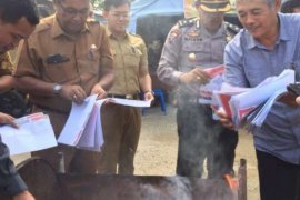 713 Lembar Surat Suara Pilbup Inhil dan Pilgubri yang Rusak Dimusnahkan
