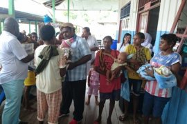 Bupati Asmat: lapor jika petugas puskesmas beri makan mie instan