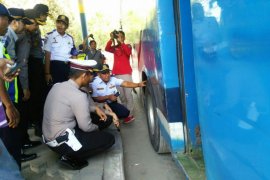 Polres Bojonegoro Lakukan "Ramp Check" 20 Bus