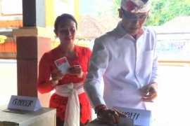 Tokoh Puri Klungkung berharap pilkada damai (video)