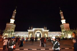 Warga Indramayu kini punya Gedung Islamic Center Megah