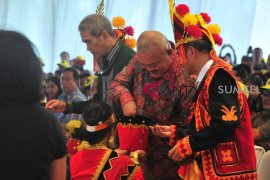 Meriahnya Festival adat Nias di Griya Agung Page 6 Small