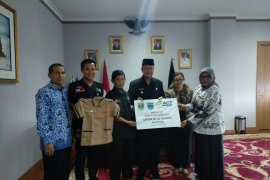 ACT salurkan bantuan seragam sekolah untuk siswa Mentawai