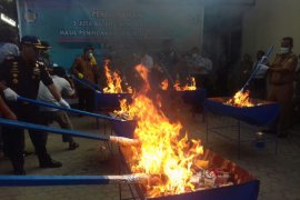 Beacukai musnahkan 3,5 juta batang rokok ilegal