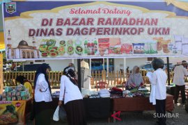 Stabilkan harga sembako, Pemkab Sijunjung gelar pasar murah