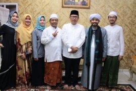 Kiai karismatik dukung pasangan Yossi Irianto-Aries Supriatna