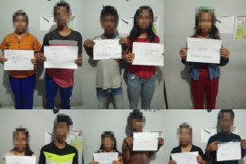 Polres Sintang amankan lima pasangan mesum