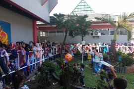 Thousands visitors overwhelm Banjarmasin Prison