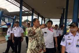 Pembangunan Jembatan jangan hambat transportasi logistik