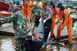 Warga Pontianak bunuh diri di Sungai Ketungau