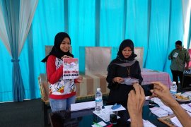 Masyarakat diminta tunggu hasil rekapitulasi berjenjang KPU