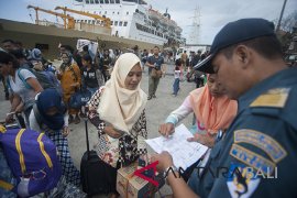 Menko Kemaritiman kerahkan tim tangani gempa Lombok (video)