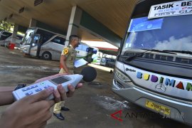 Uji kelayakan bus AKAP