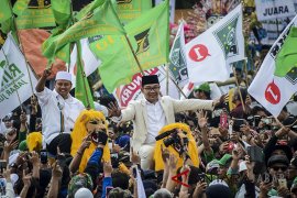 Kampanye akbar paslon Rindu