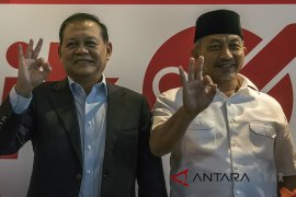 Pasangan Asyik tunggu hasil hitung KPU Jabar