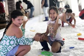 Wahana salju "discovery snowland"  di Kuta-Bali meriahkan liburan (video)