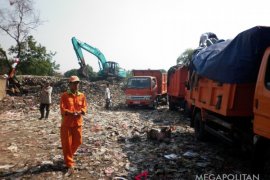 Pemilik lahan TPA Sumurbatu Bekasi tegur Pemda
