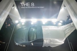 BMW Seri 8 Coupe meluncur di Le Mans