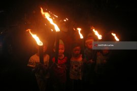 Jamaah Tarekat Naqsabandiyah Padang gelar takbiran