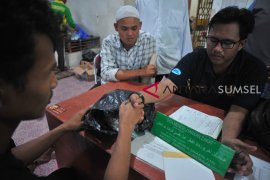 Pembayaran zakat fitrah di Masjid Agung Palembang Page 2 Small