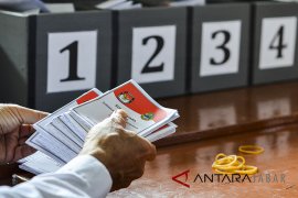 KPU Garut : Hitungan sementara petahana unggul