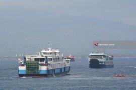 Pemiliki ferry PT DLU keluhkan pungutan PNBP
