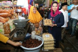 Puti Soekarno Ajak Masyarakat Belanja Kue Lebaran UMKM