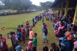 Ribuan Warga Tonton Lomba Karapan Roda Sapi